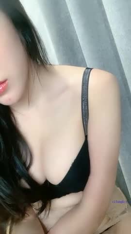 重磅女神回归！【君君ne】无敌魔鬼身材~尺度敞开特写扣B~ ，车模下海，肤白貌美极品佳人，难得一见~君君ne 20220807-231219