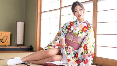 043020_001-1PON_ちんぽ大好き即尺おしゃぶり 着物姿が超～エロい女百多えみり