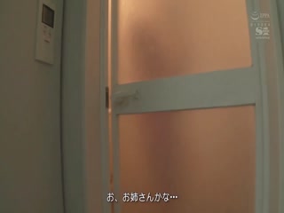 我最大的乳房因恐慌而卖力~而最低的我却因诱惑而迷失