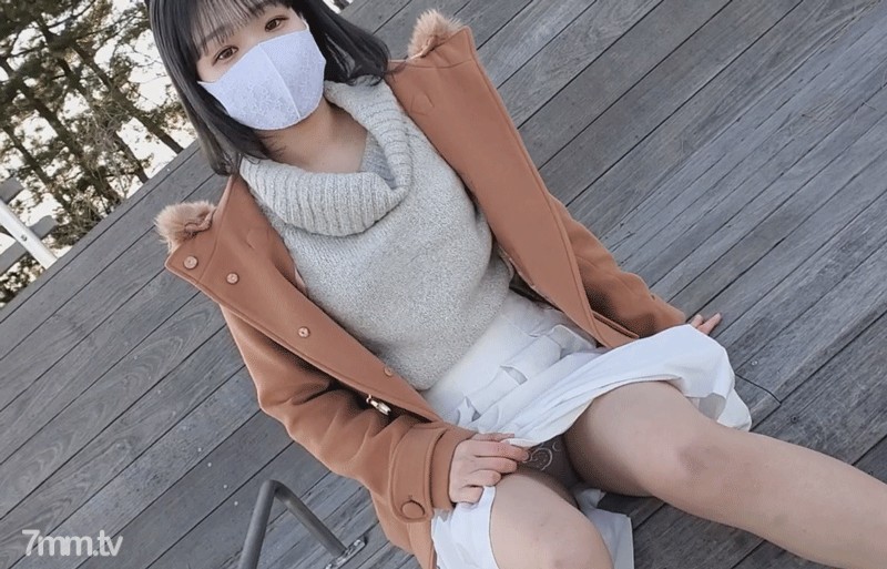 【無修正】上京してきた色白素朴少女。お泊り連続中出し