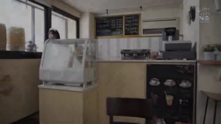 日常衣著下的豐滿巨乳誘惑 真白真緒 SSNI-696