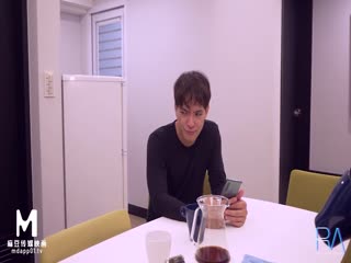 没想到被新房客热情招待，弟弟也在的家庭式租屋