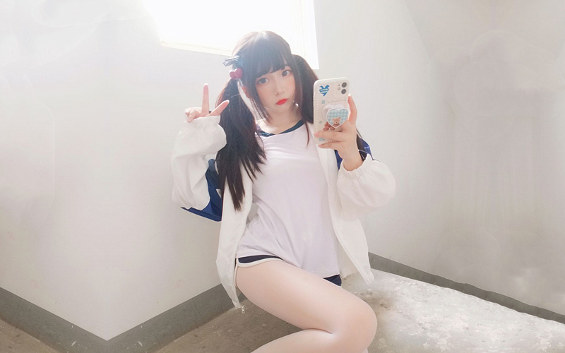 多姿势爆操JK短裙白袜小骚货