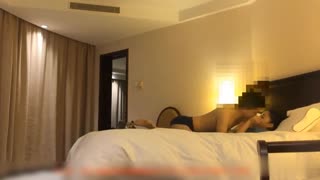 [国产精选!] 康大神 酒店约啪工学院大学妹子~暑假兼职援交才刚进屋就被压倒在床上激情爆插~