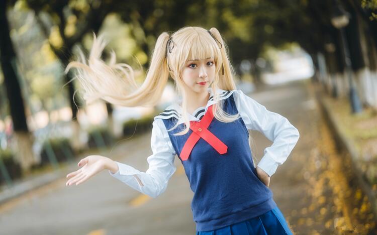 金发颜值不错苗条妹子学生制服道具自慰舔弄振动棒自摸抽插后入高潮出白浆呻吟娇喘诱人