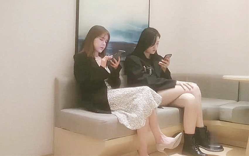 8000双飞看两个女神配合无间淫荡之极