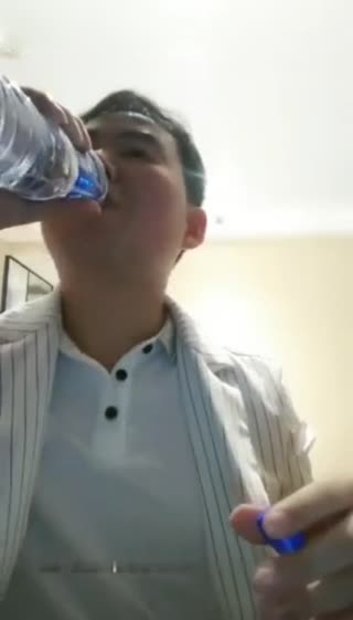 野狼出击搞完少妇再找小姐TP啪啪，绿衣苗条妹子大力猛操呻吟