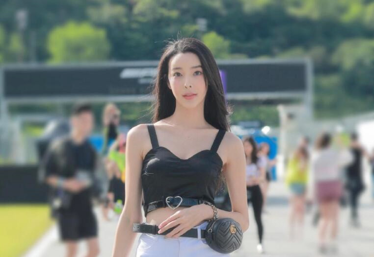 韩越混血美女已不再年轻