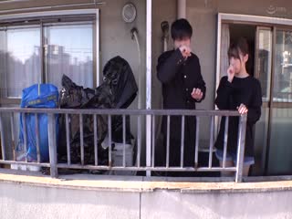 MKON-073 綺麗好きだった僕の彼女は悪臭漂うゴミ部屋で中年おやじに中出し白桃花