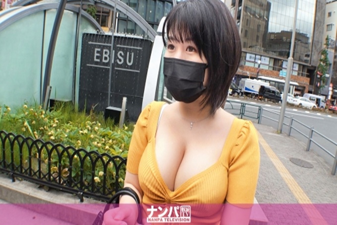 真软派首次拍摄。1845每次走路都能听到“下流”的声音的素颜爆乳姐姐搭讪！
