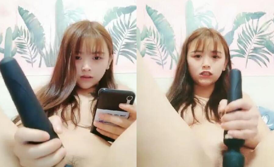 高颜值娇小身材萝莉萌妹子大黑牛自慰近距离特写震动头部插入呻吟娇喘