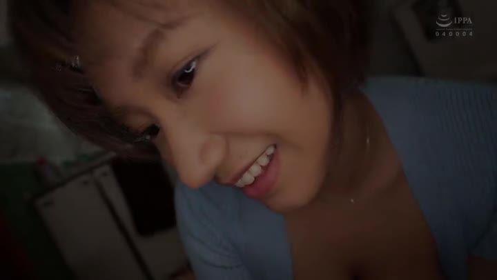 DGCEMD-240★配信限定特典映像付★隣に引っ越してきた若妻痴女のドエロいパンチラ誘惑3 美波もも