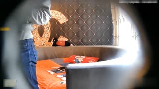 短发妹太久没见男友 到房间就解开裤子干了一次又一次~