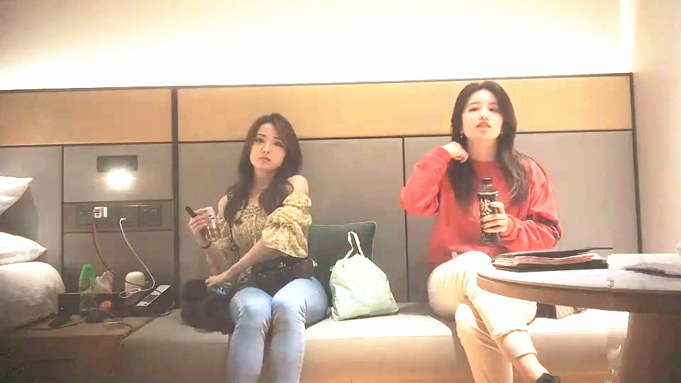 约了个两个妹子留一个啪啪按头口交抬腿侧入抽插猛操搞得呻吟连连