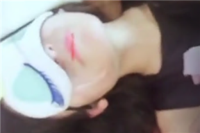 網紅美少女劇情演繹沒關門家中休息強盜偷偷進屋劫財劫色玩弄