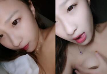 超漂亮美女主播手指扣逼自慰大秀逼逼还很嫩水很多不要错过