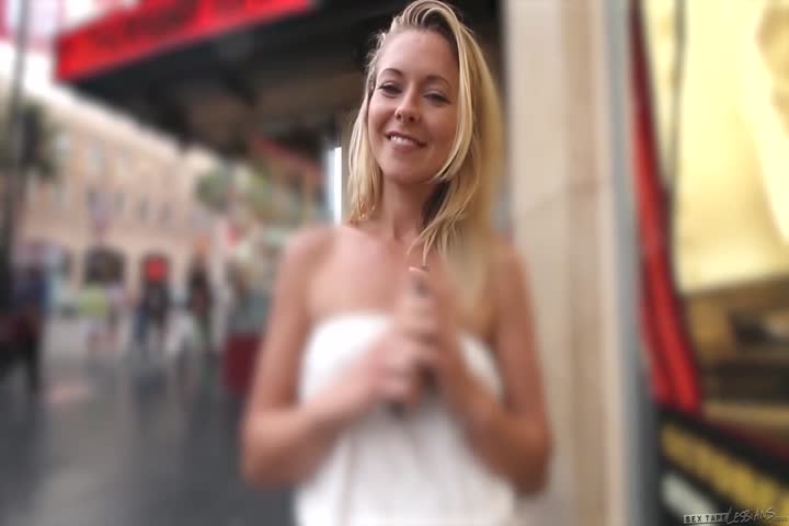 Abella Anderson sucking and licking rough pussy of Lena Anderson144