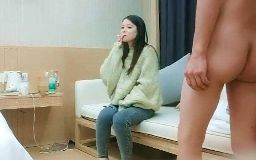 外围女神场收完现金艳舞舌吻