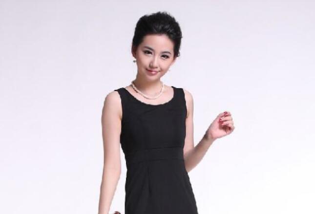 私密养生会所男技师味职业美女推油给馒头逼少妇按摩推油双指抠逼搞的少妇痉挛好爽