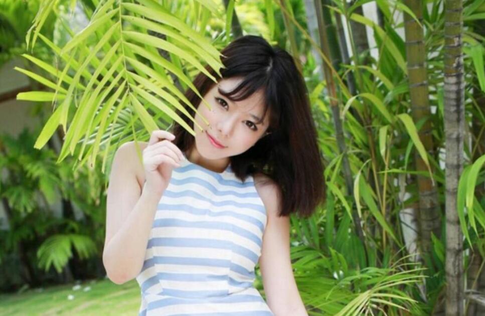 蜜桃臀小女友被渣男各种体位爆草抽插自拍无套特写小骚逼叫的真淫荡大奶子乱颤床上床下机器不断